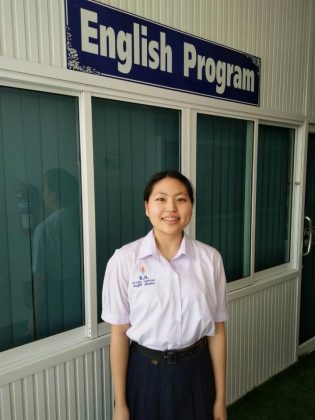 Miss Pichsiri Puekpong (Neab) - M6/19
