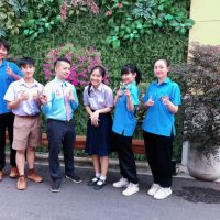 Congratulations นายชยากร พลโพธิ์ นางสาวพิมดาว ศรีศักดิ์ นางสาวฐานิสา โลร็องต์ นางสาวรักต์กันท์ อนุรักษ์ชนะชัย ม.6/18 Congratulations นายชยากร พลโพธิ์ นางสาวพิมดาว ศรีศักดิ์ นางสาวฐานิสา โลร็องต์ นางสาวรักต์กันท์ อนุรักษ์ชนะชัย ม.6/18